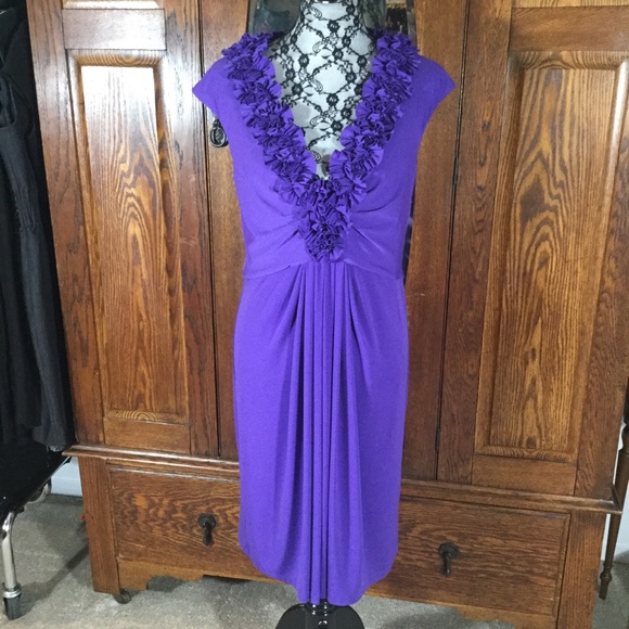 Maggy London Dresses & Skirts - Maggy London Purple Sleeveless V-Neck Dress